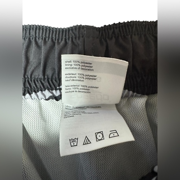 Speedo Men’s Swim Trunks Black Multicolor Stripe Board Shorts Size Large - Picture 7 of 8